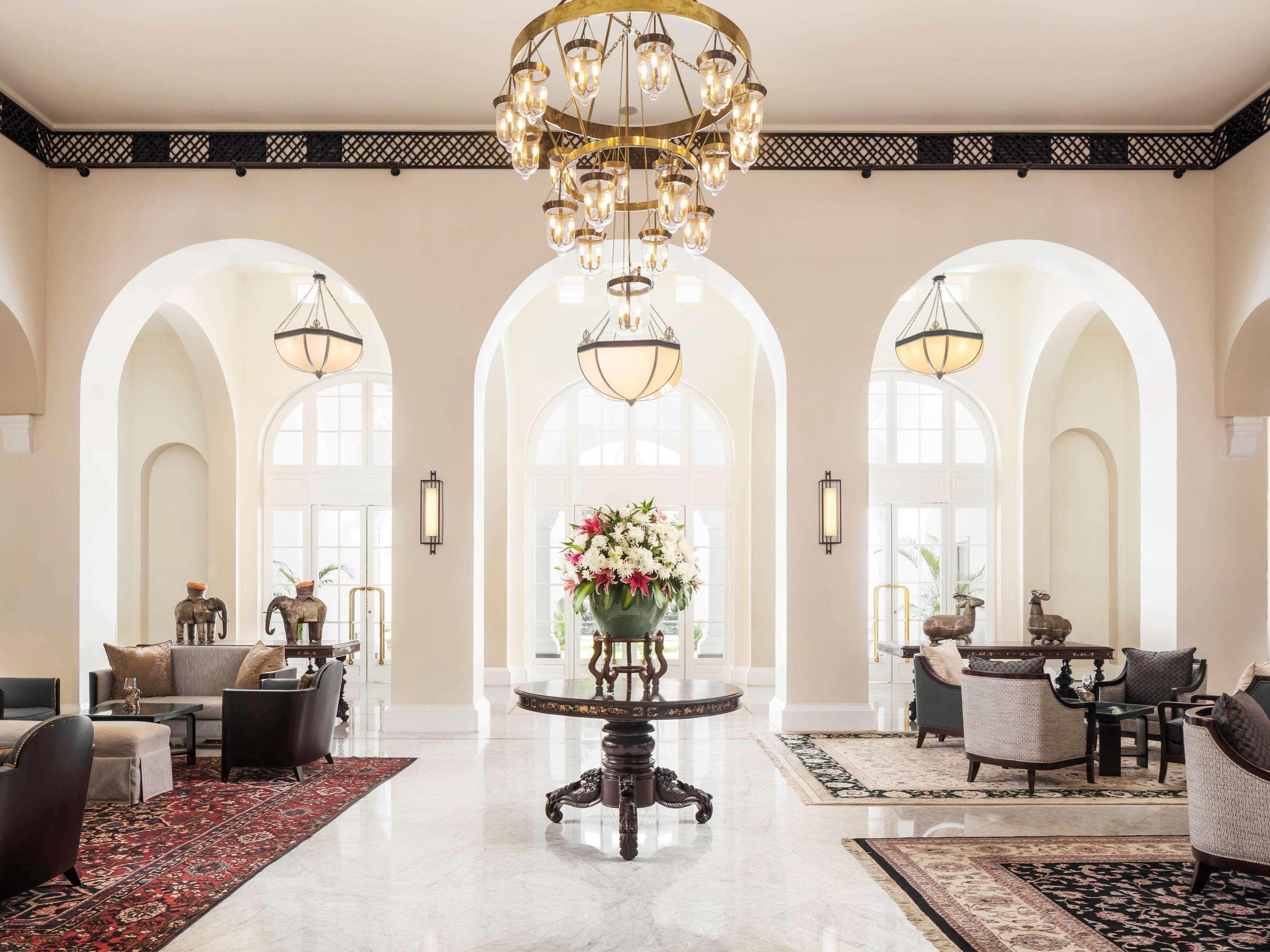 Raffles Hotel Le Royal Phnom Penh Exterior photo
