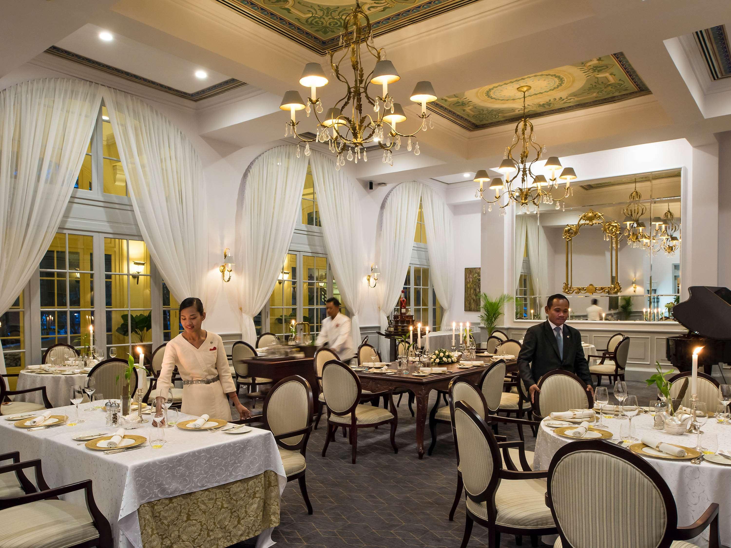 Raffles Hotel Le Royal Phnom Penh Exterior photo