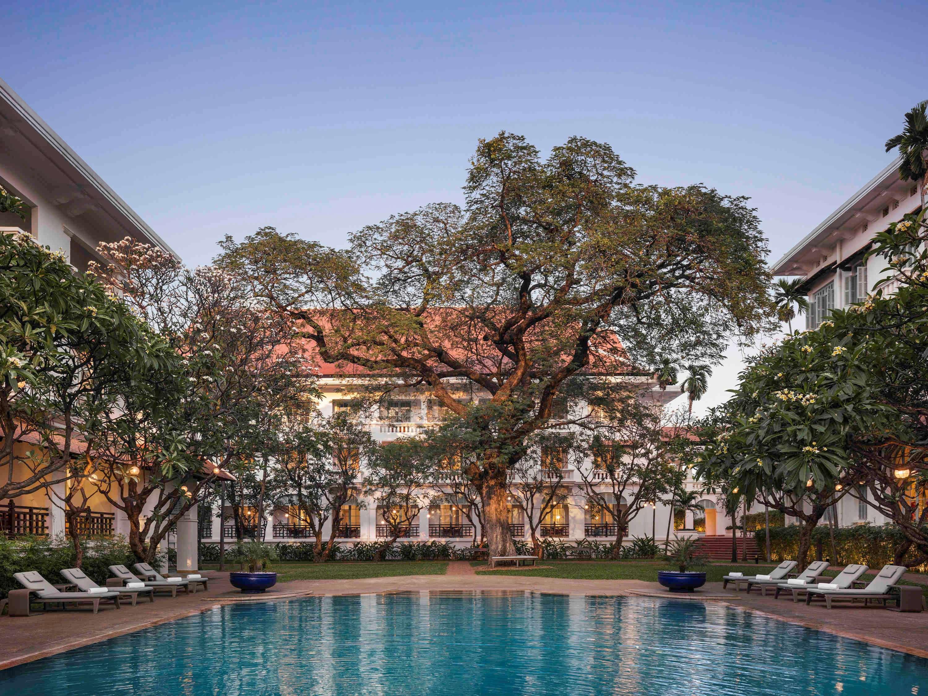 Raffles Hotel Le Royal Phnom Penh Exterior photo