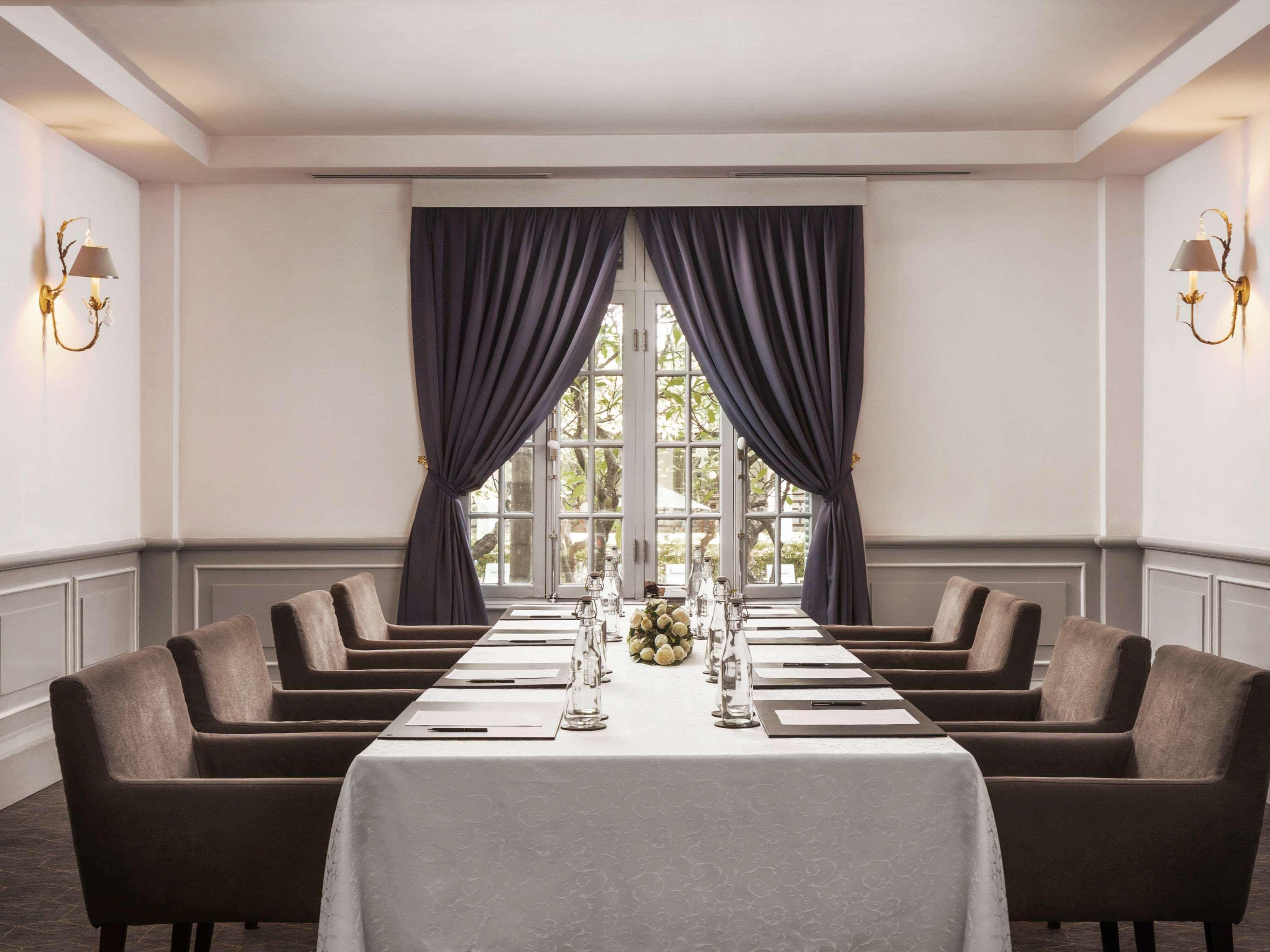 Raffles Hotel Le Royal Phnom Penh Exterior photo