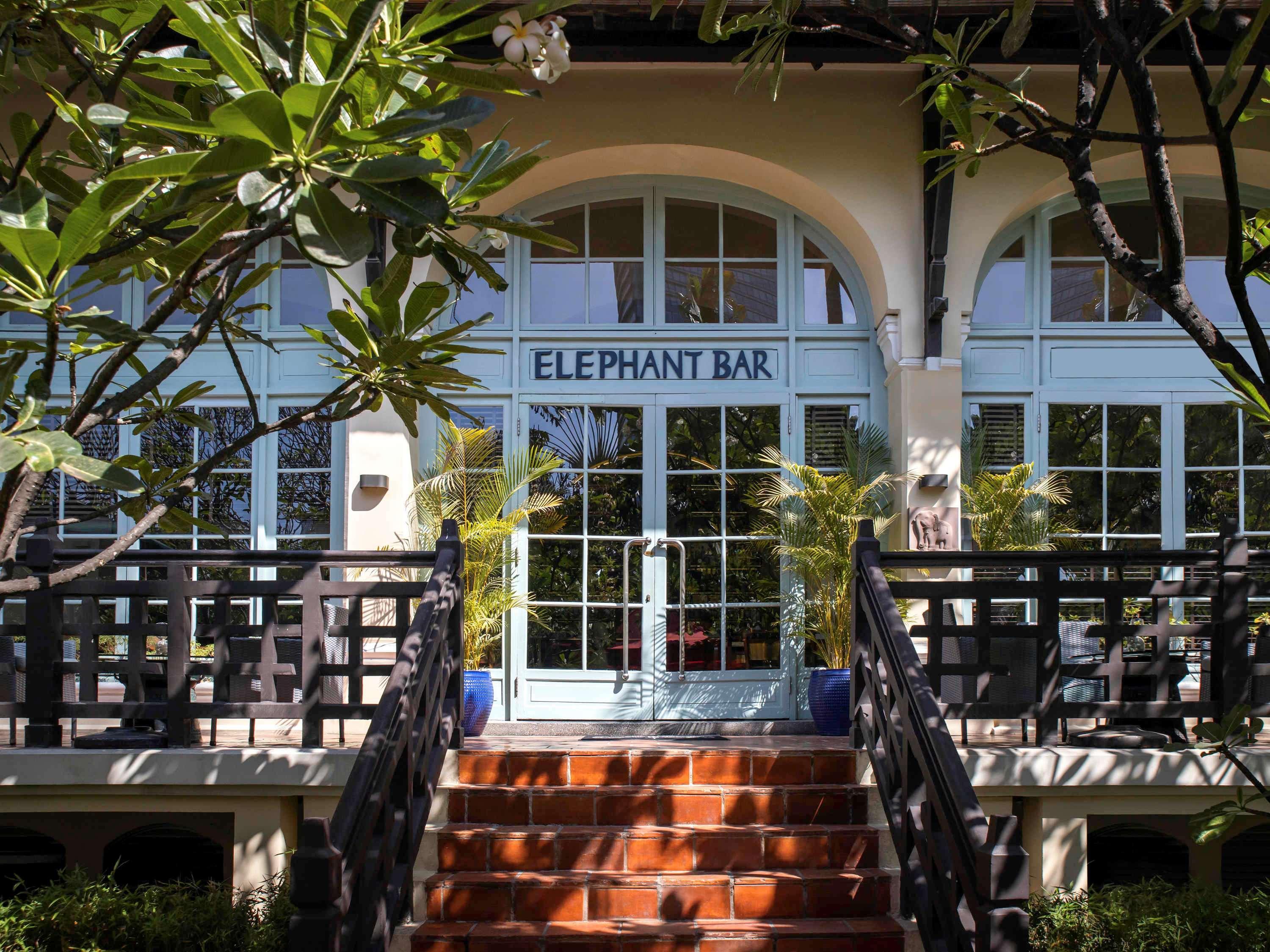 Raffles Hotel Le Royal Phnom Penh Exterior photo
