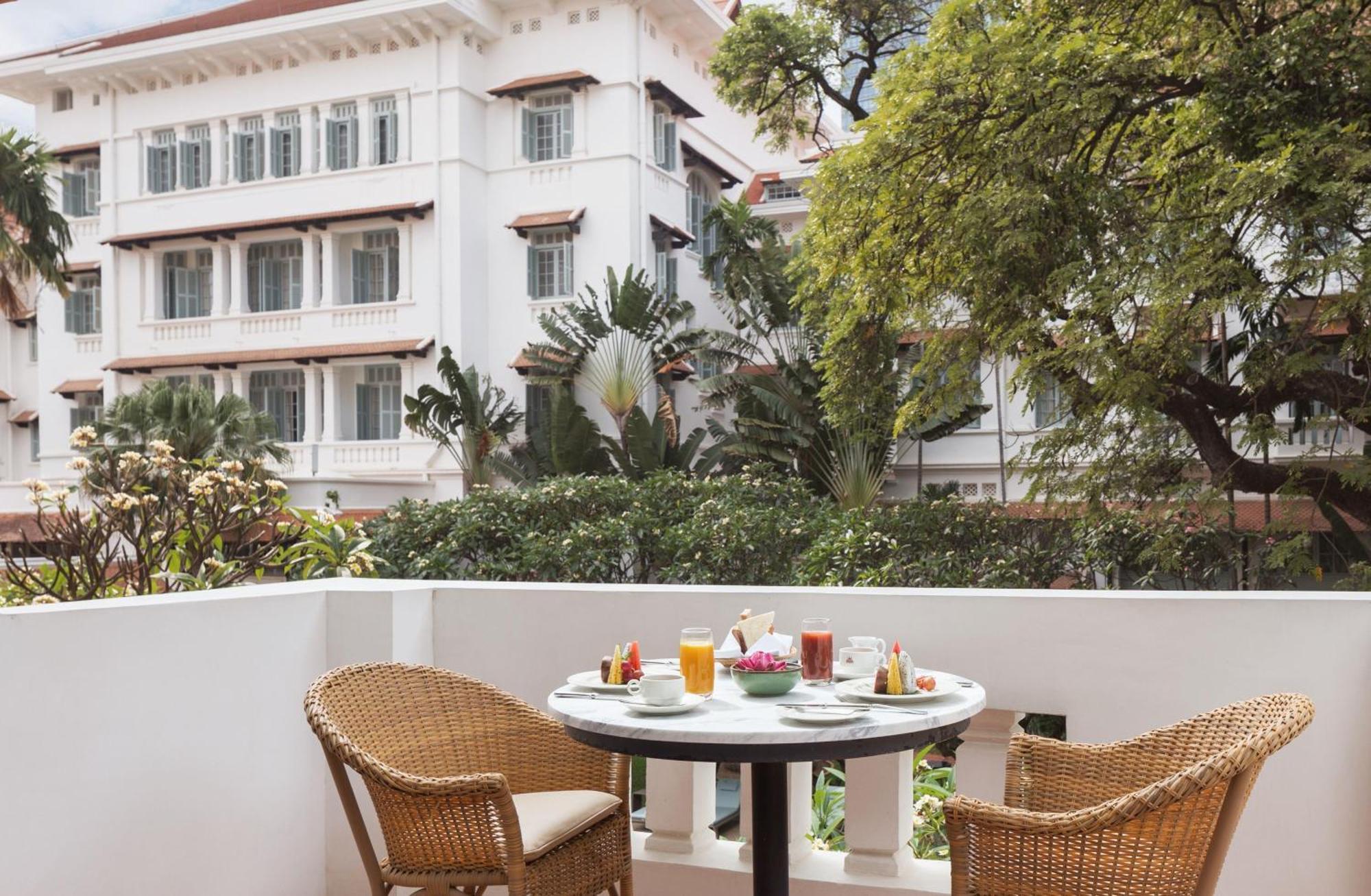Raffles Hotel Le Royal Phnom Penh Exterior photo